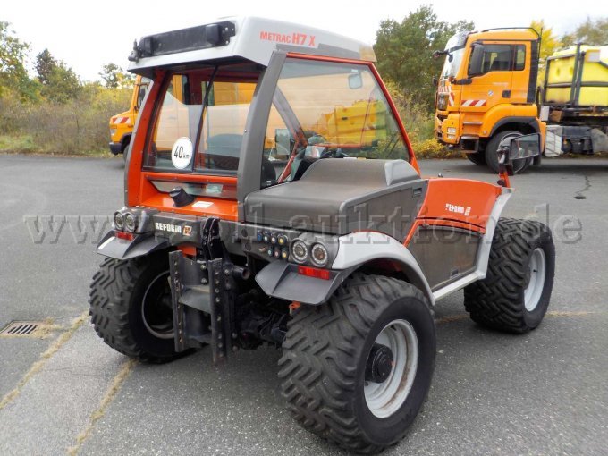 Heck- und Seitenansicht Metrac