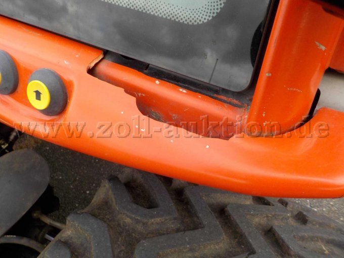 Detailbild gebrochene Kunststoffverkleidung