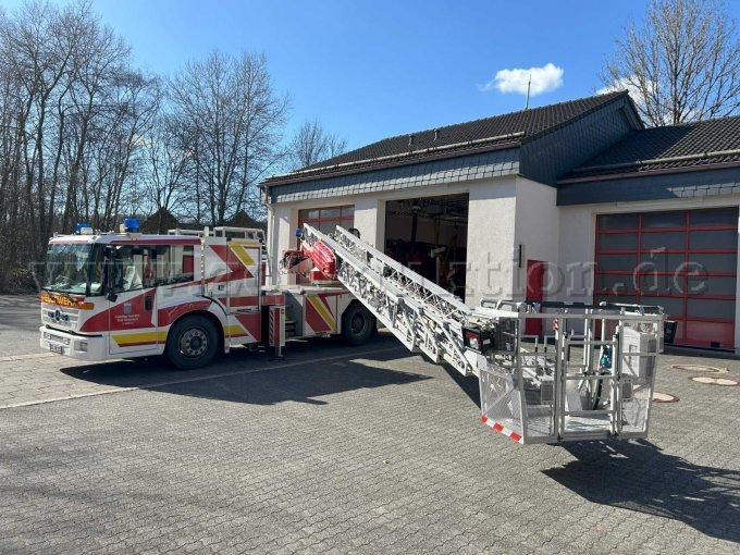 Drehleiter abgesenkt