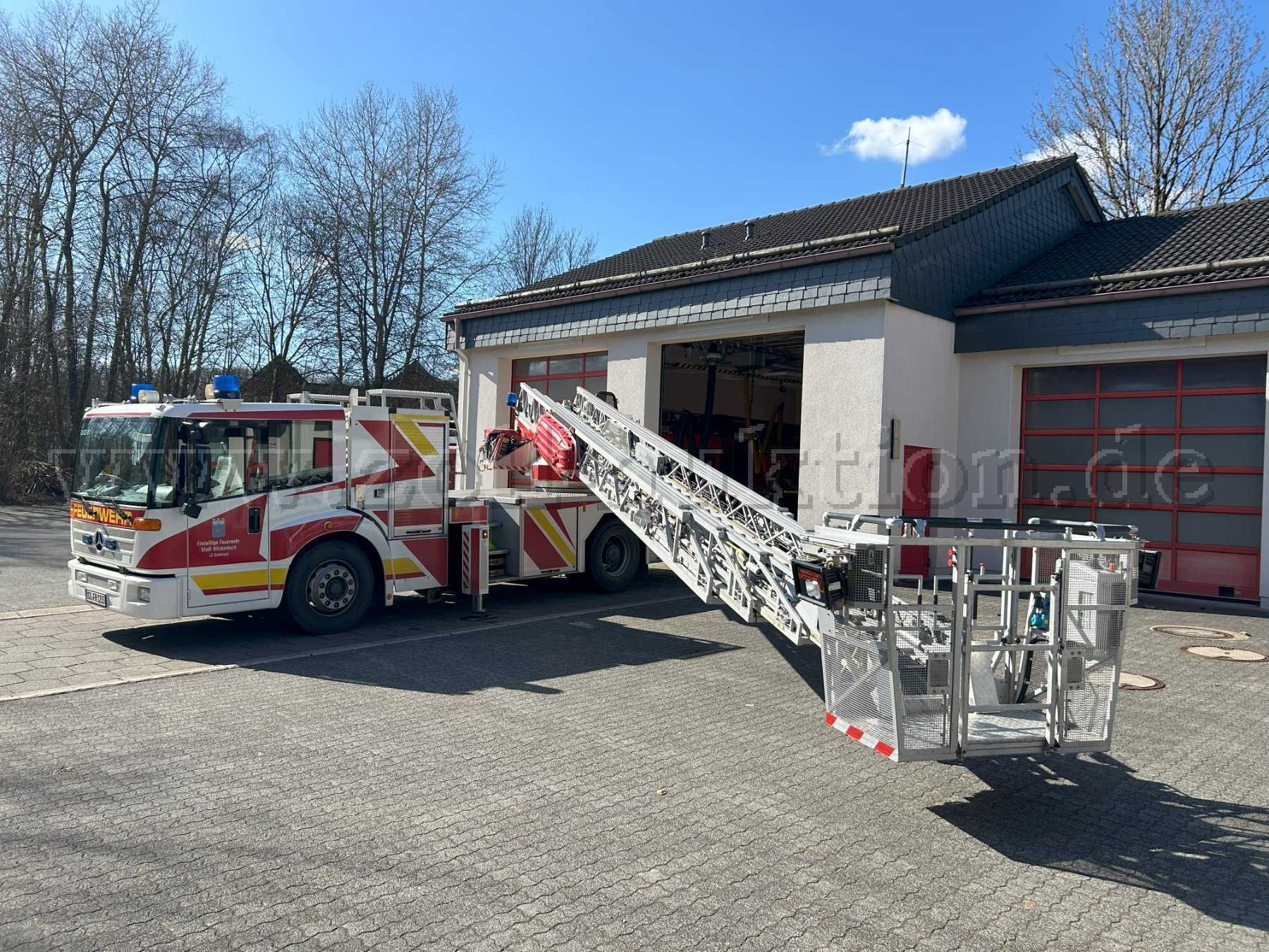 Drehleiter abgesenkt