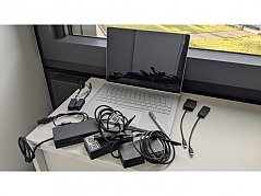 Notebook mit Zubehör