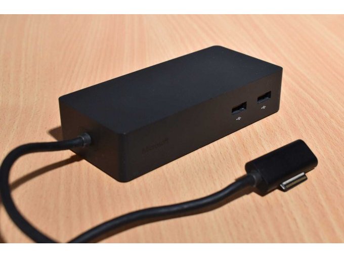 Microsoft Surface Dock OHNE Netzteil
Ansicht von vorne