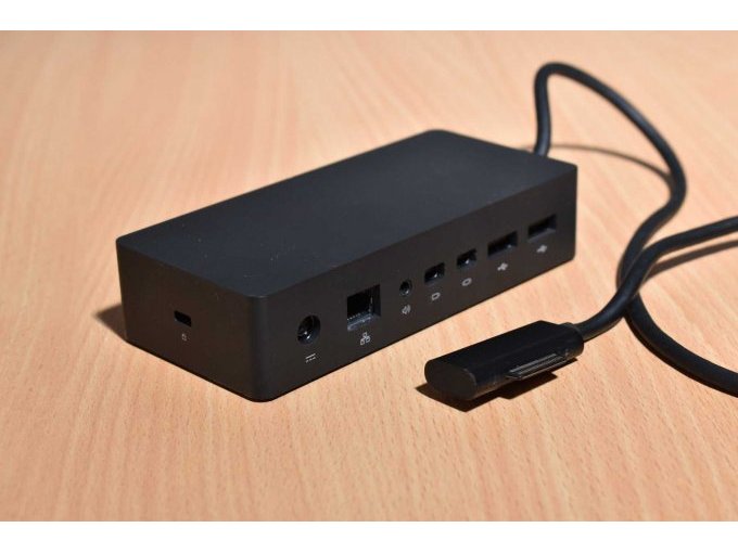 Microsoft Surface Dock OHNE Netzteil
Ansicht von hinten