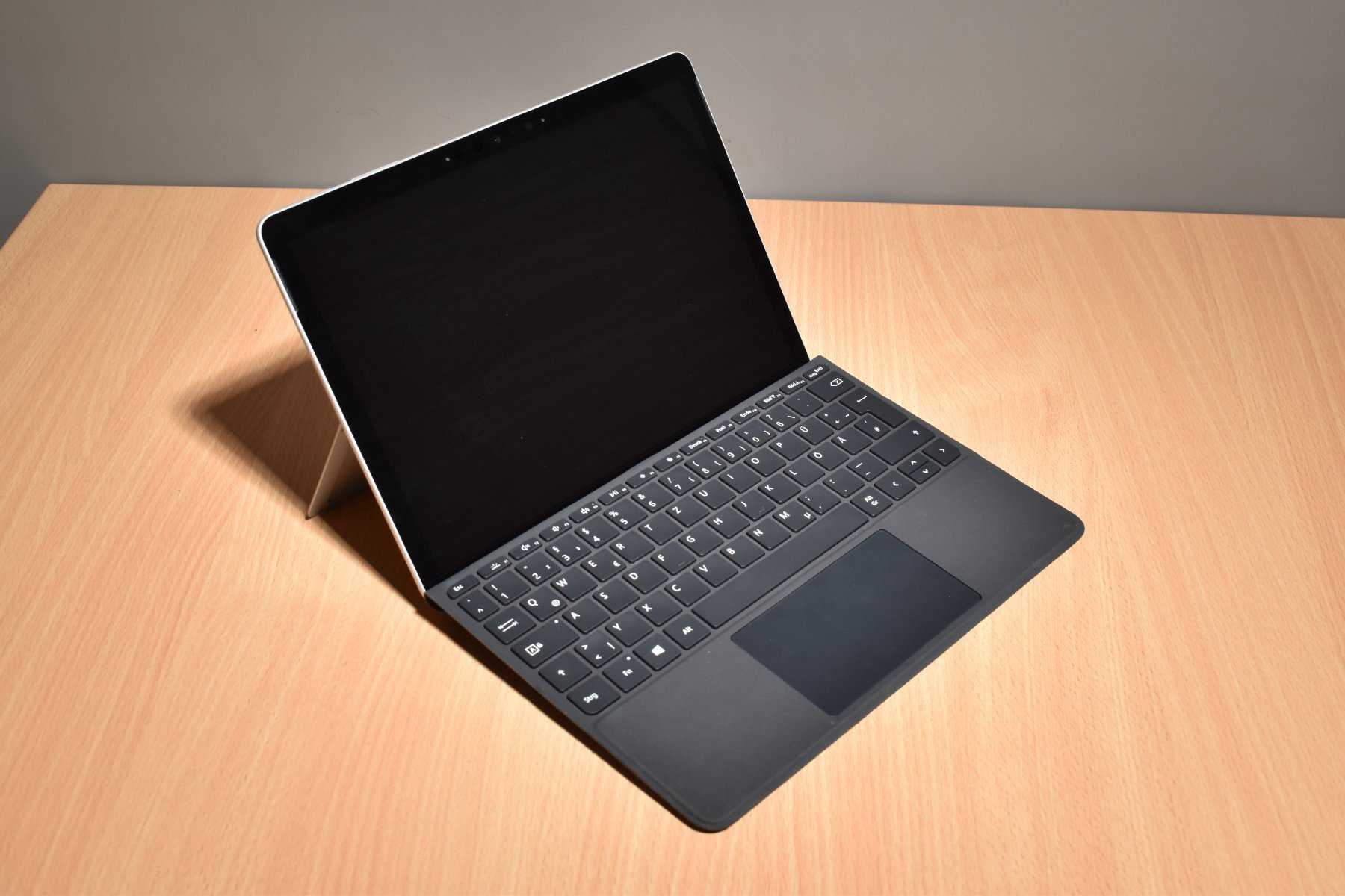 Zoll-Auktion - 1 Microsoft Surface Go 2 (1926) 10,5 Zoll (26,7 cm