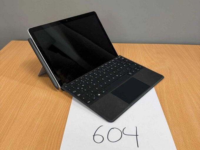 Microsoft Surface Go 2 (1926) 10,5 Zoll (26,7 cm)
Ansicht aufgeklappt