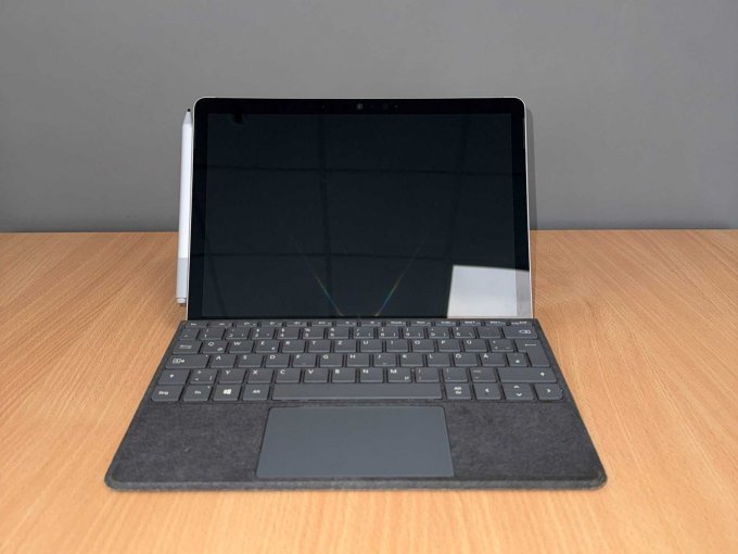 Microsoft Surface Go 2 komplett Frontansicht