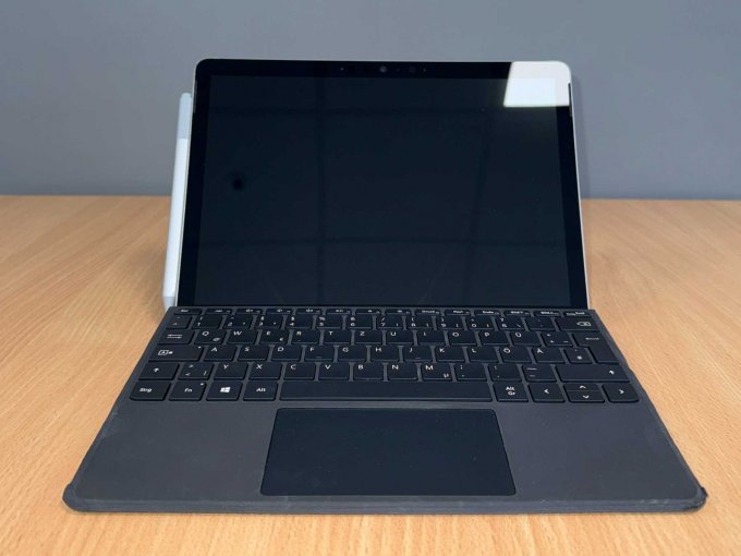 Microsoft Surface Go 2 komplett Frontansicht