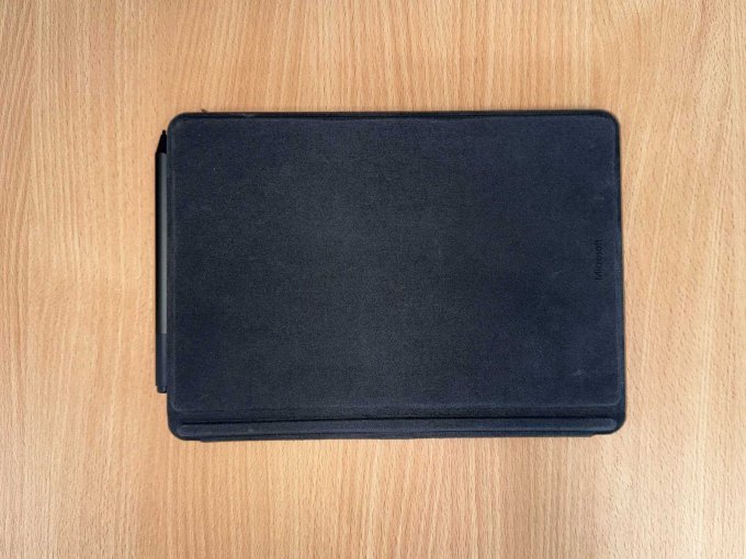 Microsoft Surface Go 2 zugeklappt