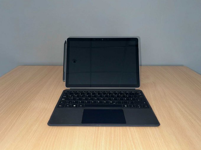 Microsoft Surface Go 2 komplett Fontansicht