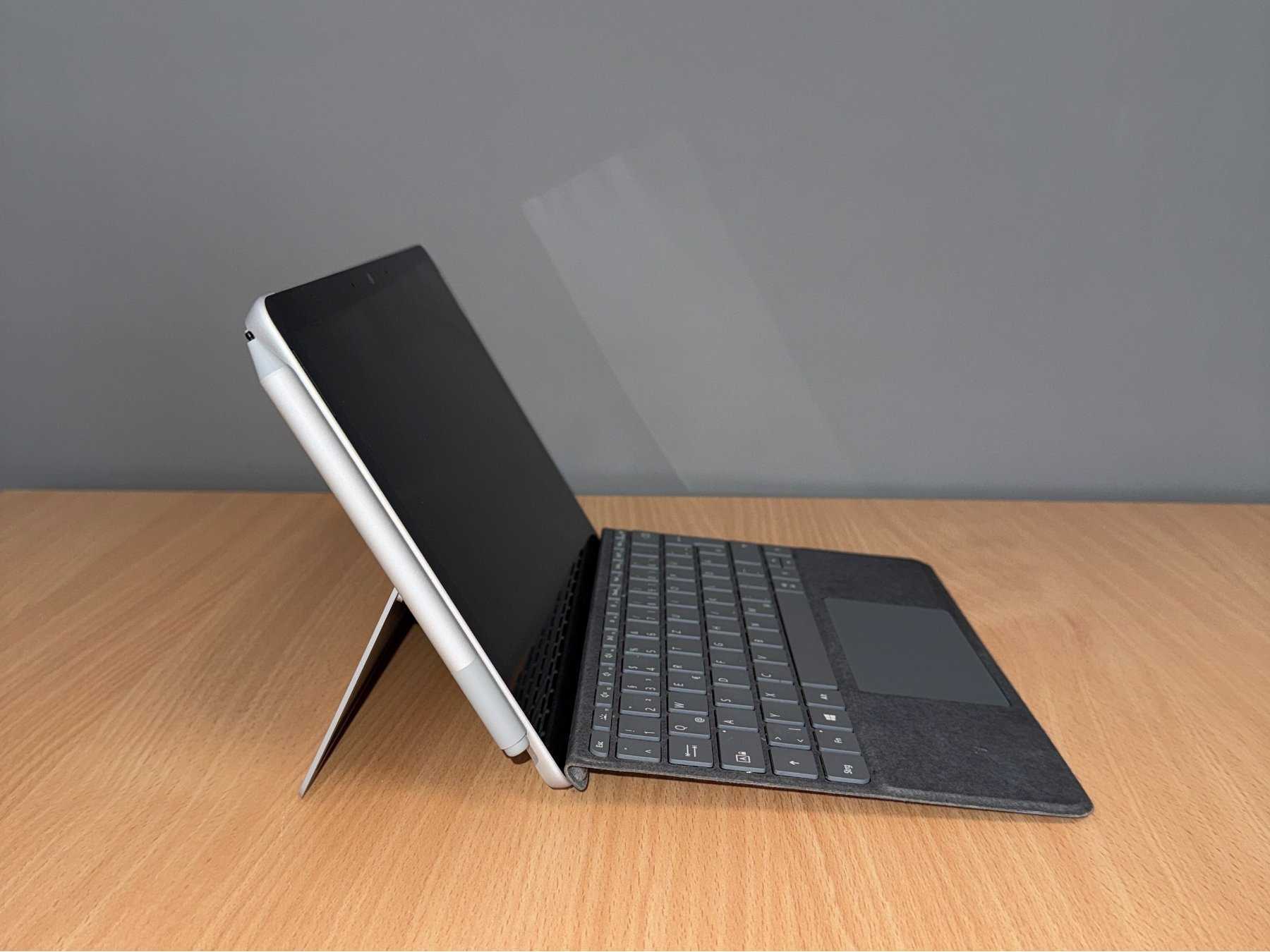 Microsoft Surface Go 2 komplett Seitenansicht