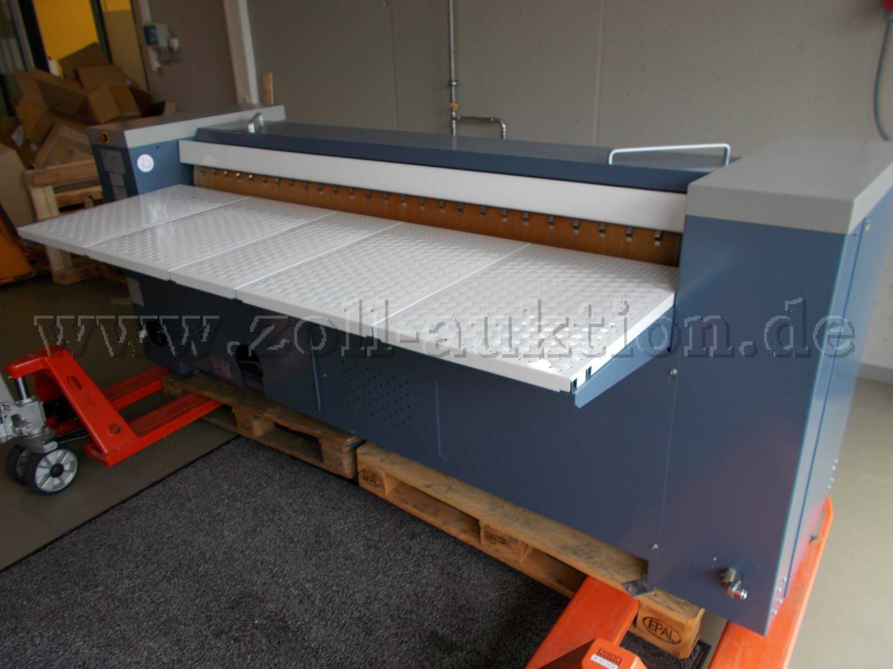 Ausgabe-/Legefläche