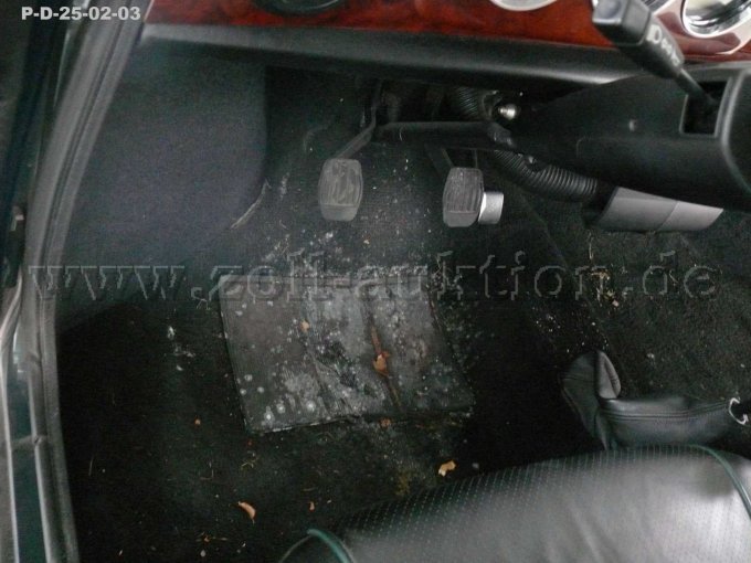 Fußraum Fahrerseite