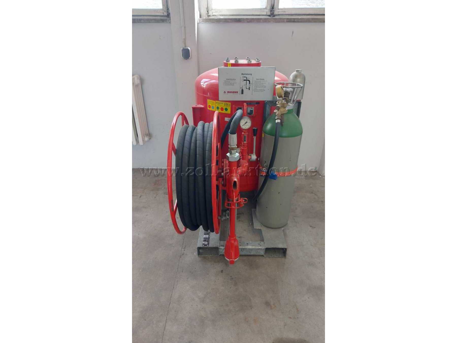 Minimax P250 Pulverlöschanlage Ansicht von vorne