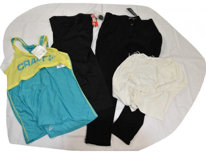 1 schwarze Hose „Naoko“, 1 schwarzes Top „Spanx“, 1 grün/gelbes Top „craft“ & 1 weißes Shirt "C&A"