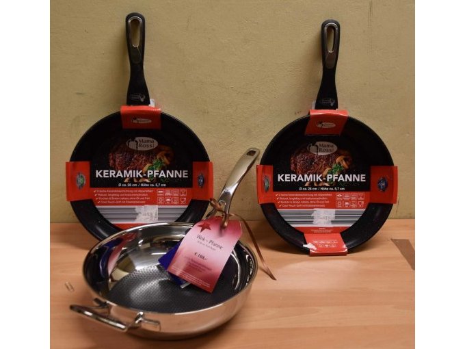 2 Keramik-Pfannen Mama Rossi d. 28cm & 1 Wok-Pfanne „WMF“ d. 28cm