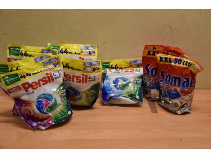 6 Pakete Waschmittel „Persil“ &
2 Pakete Geschirrspültabs „Somat