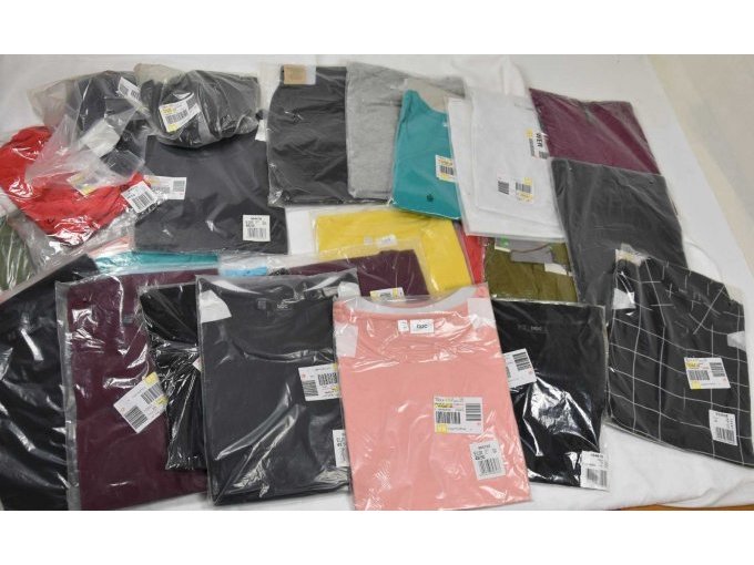 Mischposten 28-teilig überwiegend Gr. 48/50 der Marke „bpc“ Mischposten 28-teilig überwiegend Gr. 48/50 der Marke „bpc“