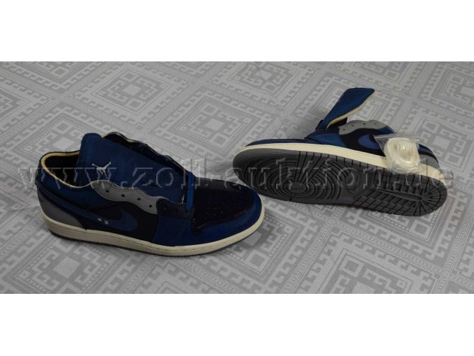 1 Paar blaue Sneaker “Nike” Gr. 45 Air Jordan 1 Low SE Craft -DR 8867-400
