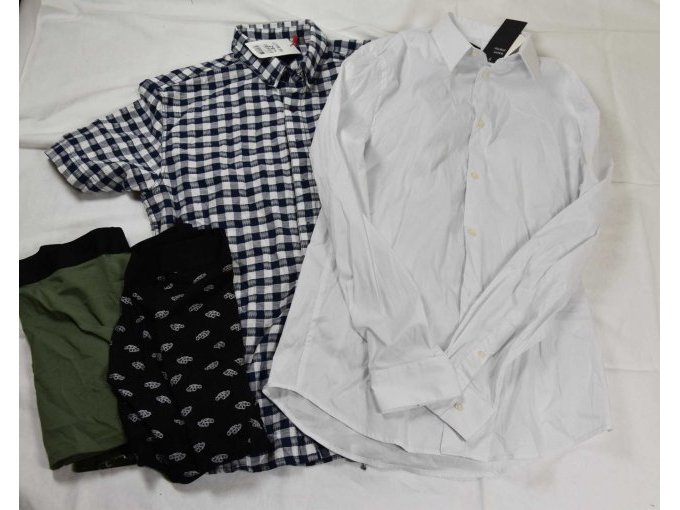 2 Hemden und 3 Boxershorts