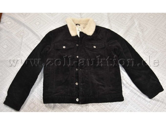 1 schwarze Jacke „ Reserved“