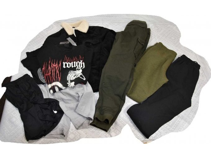 1 Mischposten Bekleidung 8-teilig der Marken "H&M", "C&A" uw.