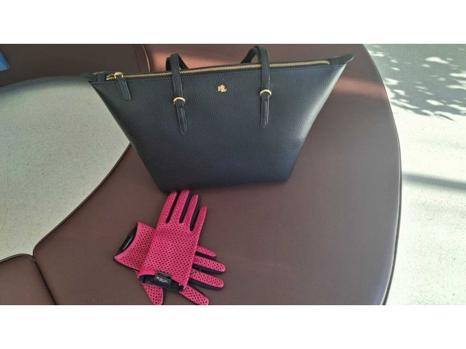 Handtasche, Handschuhe