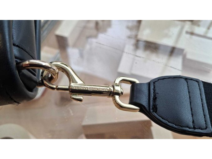 1 Mischposten Damen, Kleidung Gr. M-XL, AirPods, Ray-Ban Sonnenbrille, 16 Teile – foto 12 – kavel bij Zoll-Auktion, Frankfurt am Main