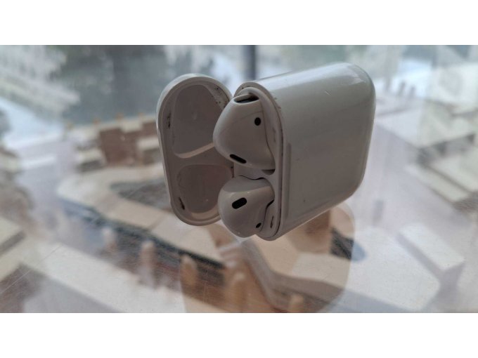 1 Mischposten Damen, Kleidung Gr. M-XL, AirPods, Ray-Ban Sonnenbrille, 16 Teile – foto 4 – kavel bij Zoll-Auktion, Frankfurt am Main