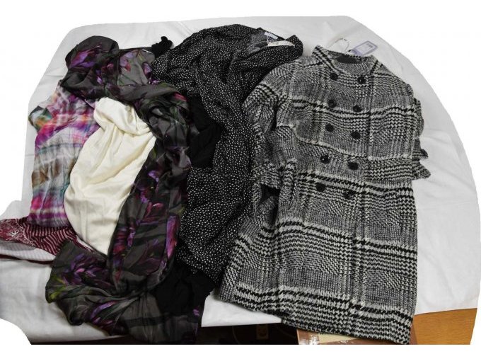 1 Mischposten Damenbekleidung 7-teilig Gr. 50-XL, der Marken „Anna Field“, „Reserved“ u.w.