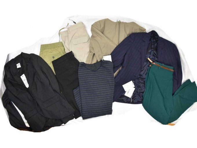 1 Mischposten Damenbekleidung Gr. S -36 der Marken „Gant“, „Mango“ u.w. 1 Mischposten Damenbekleidung Gr. S -36 der Marken „Gant“, „Mango“ u.w.
