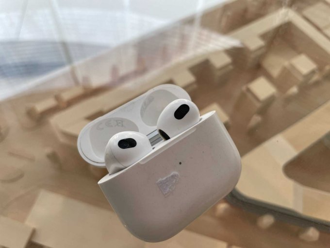 AirPods