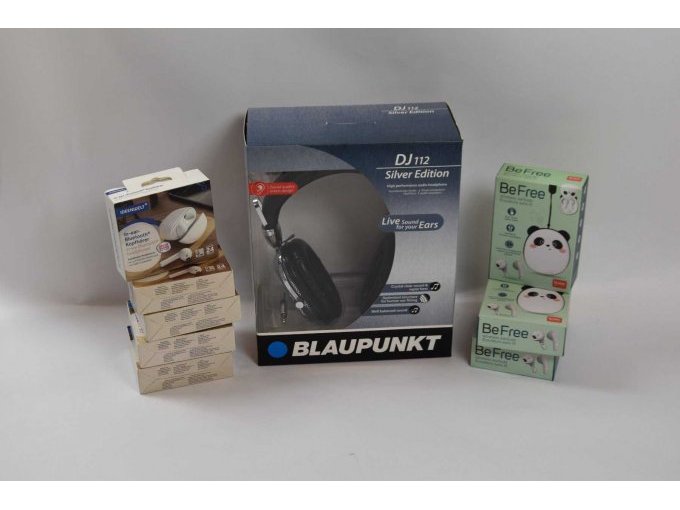 1 Paar Kopfhörer „Blaupunkt“ DJ 112 Silver Edition und 8 Paar In-ear Bluetooth Kopfhörer „BeFree" und "Ideenwelt"