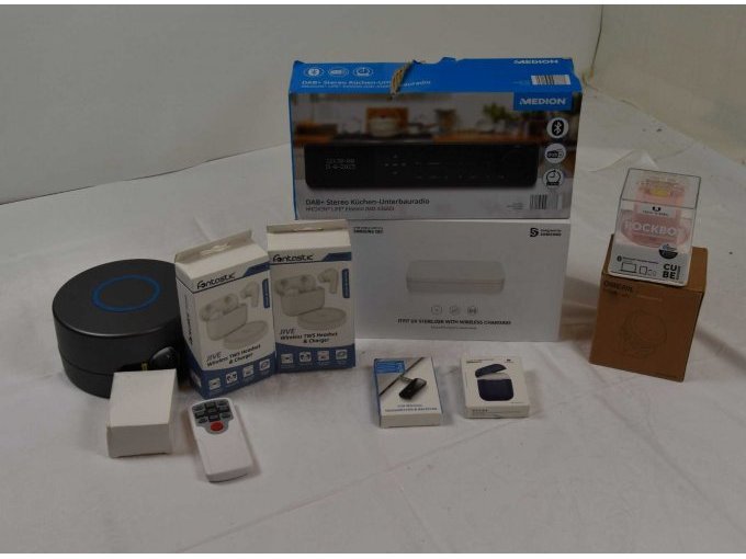 1 Mischposten Elektronik 9-teilig der Marken „Medion“, „Samsung“ u.w. 1 Mischposten Elektronik 9-teilig der Marken „Medion“, „Samsung“ u.w.