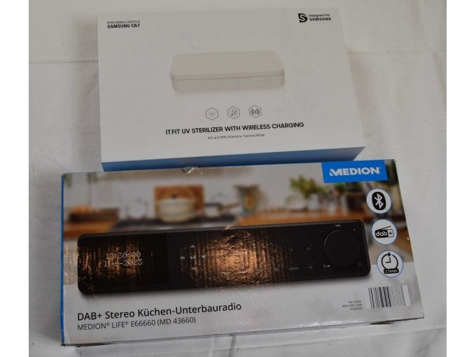 1 Küchen-Unterbauradio „Medion“ Life E66660 und 1 UV Sterilizer „Samsung“ in weiß