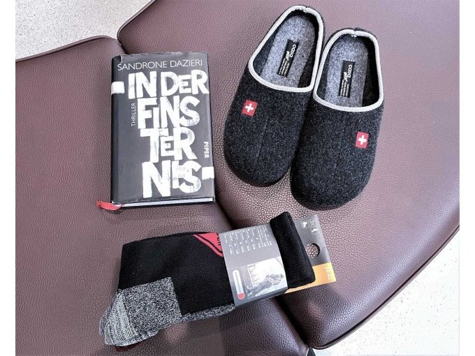 Roman, Hausschuhe, Socken