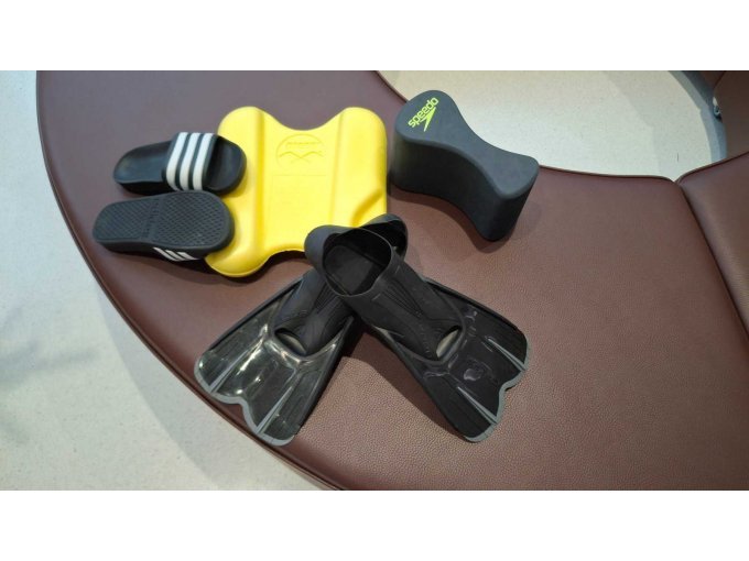 Schwimmhilfen, Badeschuhe