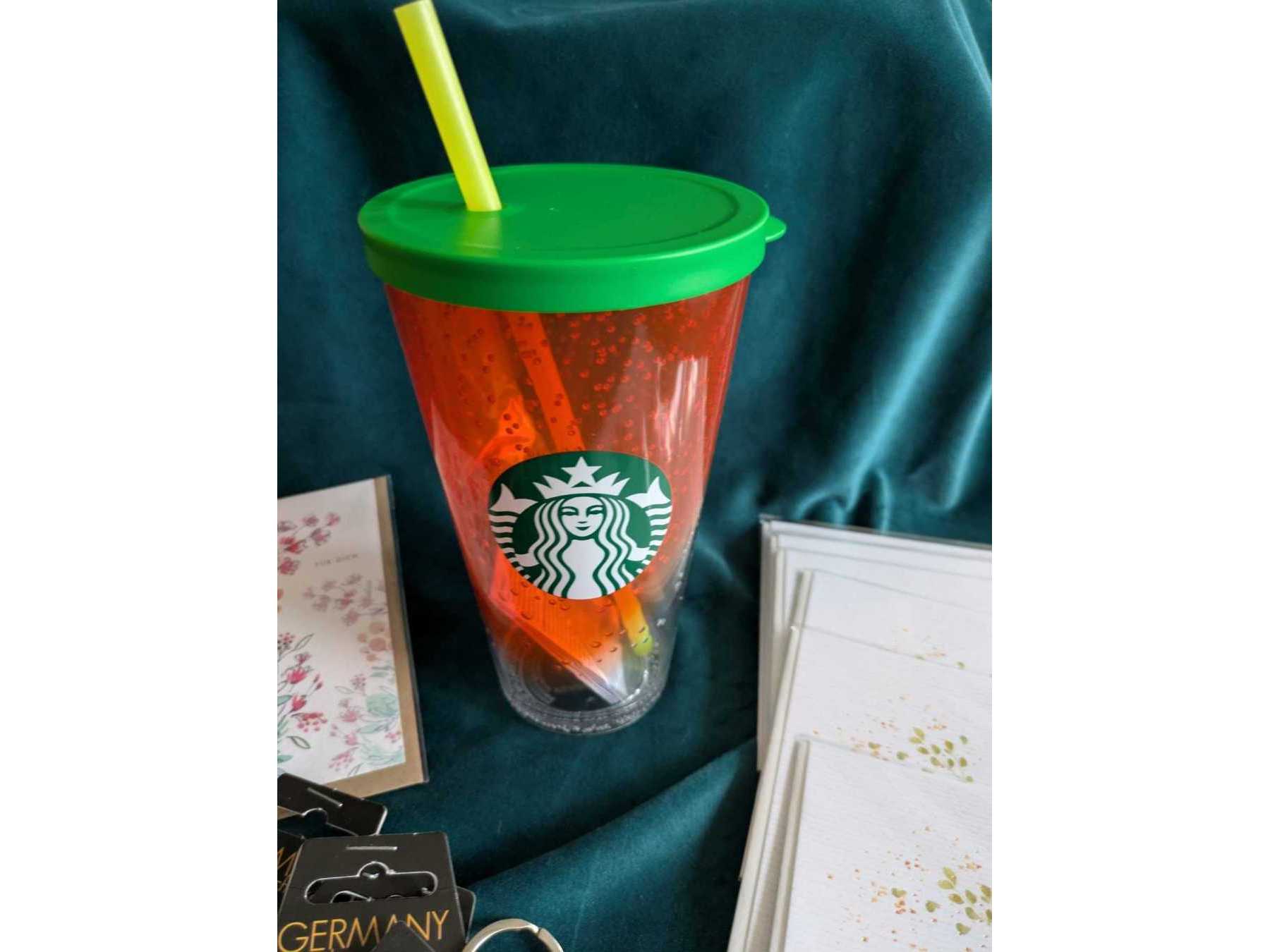 Starbucksbecher
