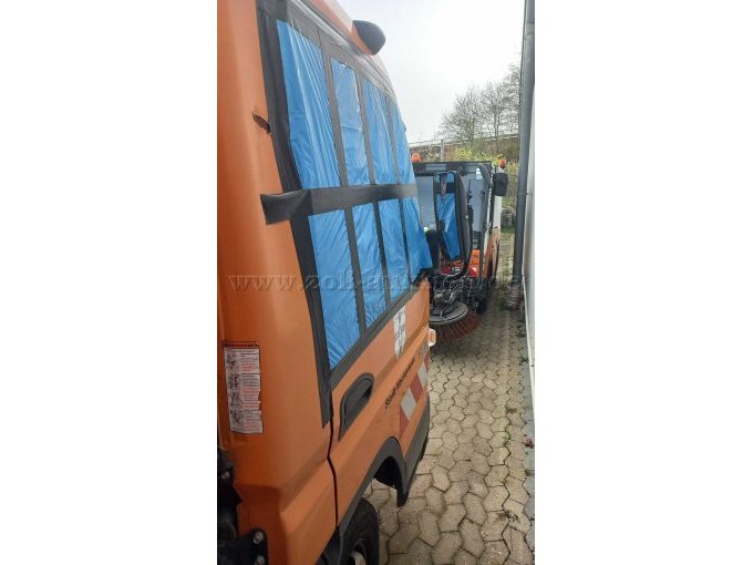 Schaden Beifahrerseite Bild 2