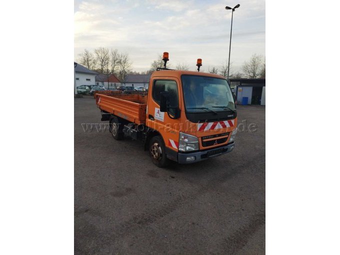 Seitenansicht rechts mit geschlossenem Kipper