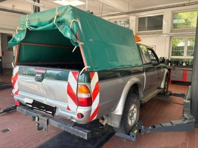 1 Mitsubishi L 200 Pick-Up / Teileträger – foto 4 – kavel bij Zoll-Auktion, Neustadt an der Weinstraße