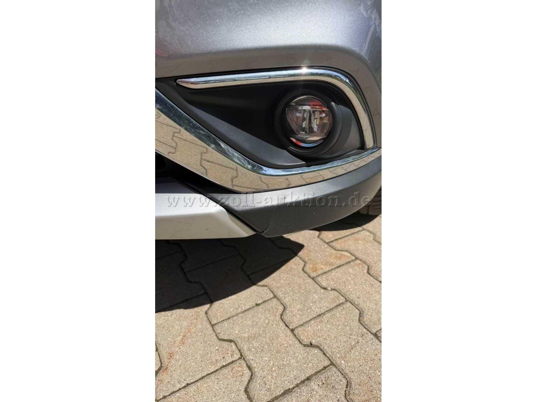 Riss Stoßstange vorn fahrerseitig
