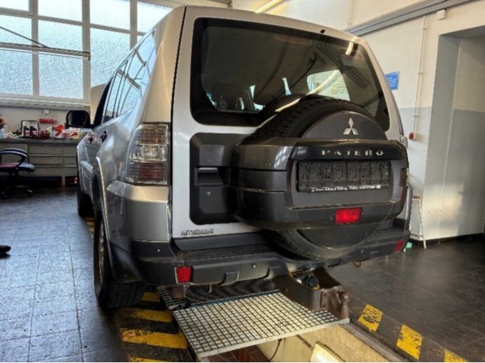 Ansicht von schräg hinten Fahrerseite