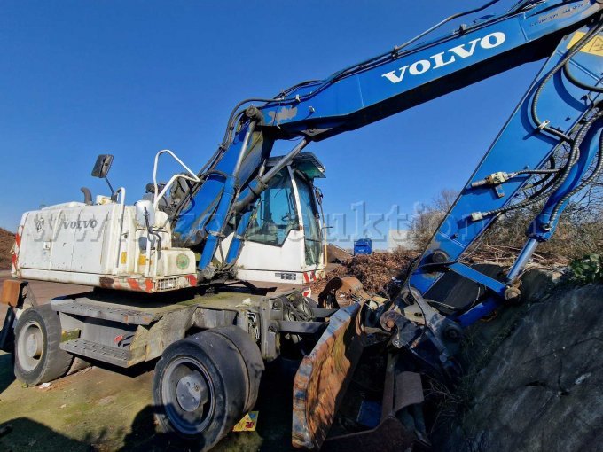 Mobilbagger Seitenansicht rechts