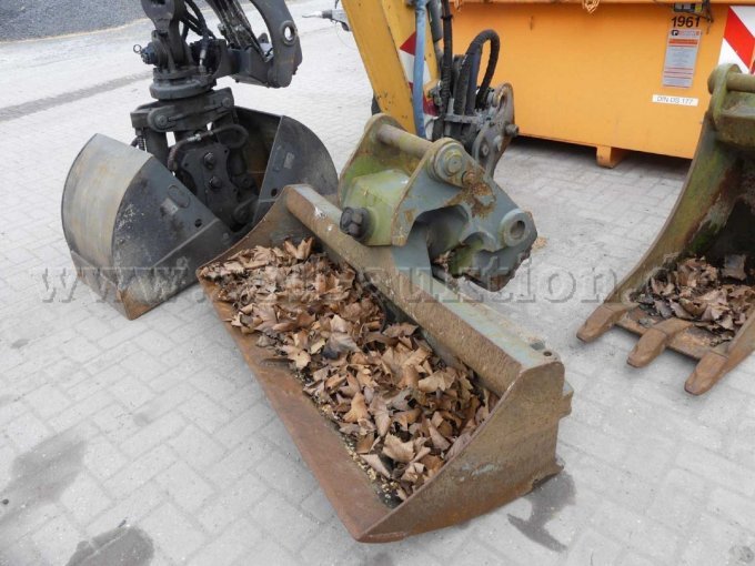 Anbaugerät Grabenräumlöffel