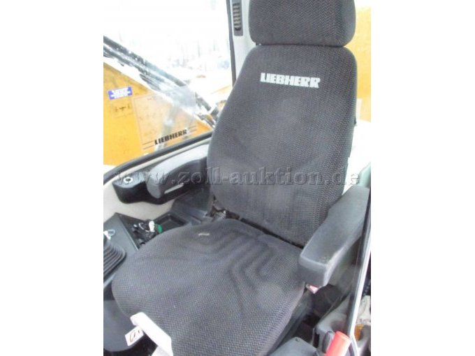 Fahrersitz Comfort, Sitzfläche eingerissen