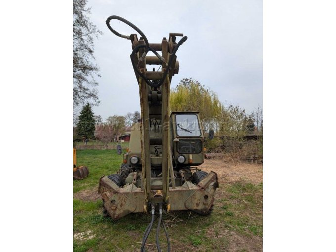 Bagger T174-2 Ansiht von Vorn