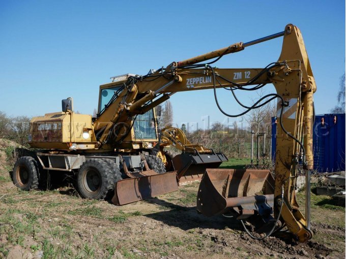 Seitenansicht vorne rechts
