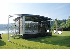 Bühne aufgebaut vorne