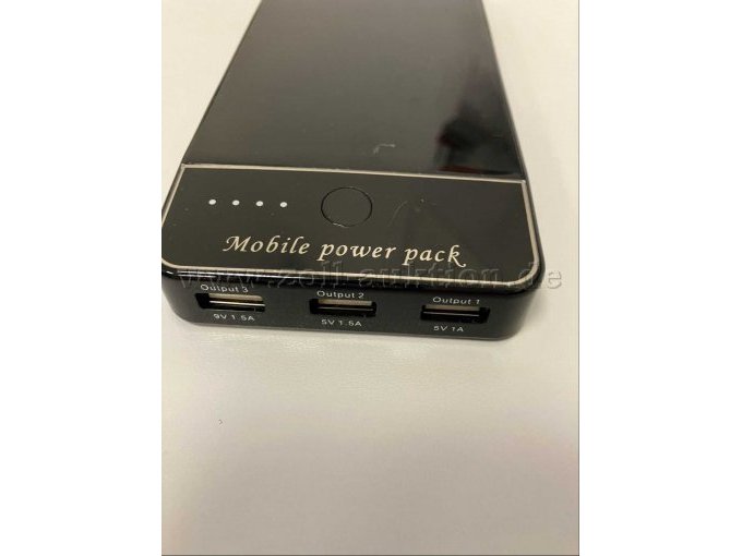 Schrägansicht des Gerätes bzw. der 3 USB-Zugängen