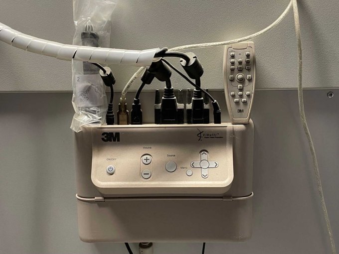 Projektor-Anschlussbox